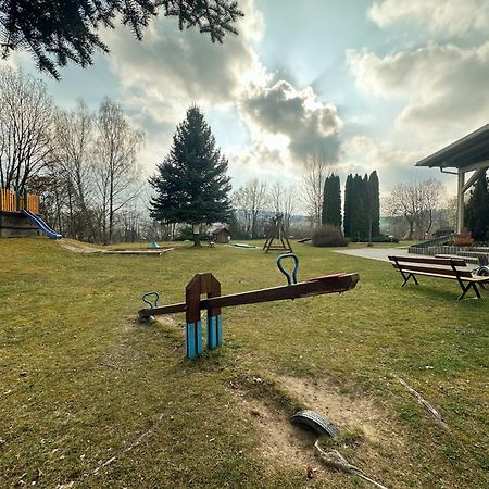 Hotel Am Laerchenberg I Fruehstueck, Wlan, Parkplatz Schirgiswalde-Kirschau Exteriör bild