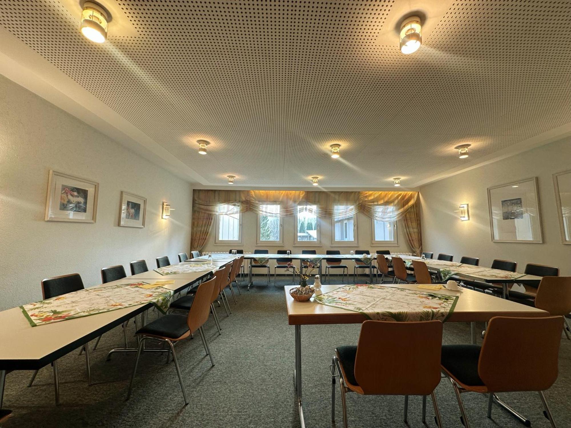 Hotel Am Laerchenberg I Fruehstueck, Wlan, Parkplatz Schirgiswalde-Kirschau Exteriör bild