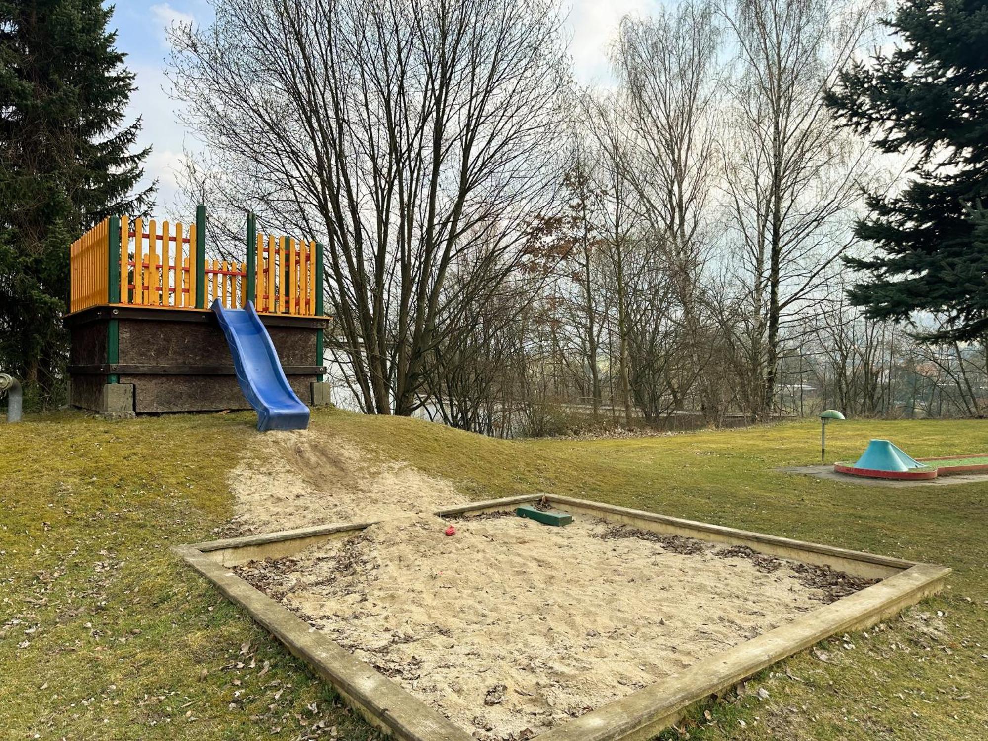 Hotel Am Laerchenberg I Fruehstueck, Wlan, Parkplatz Schirgiswalde-Kirschau Exteriör bild