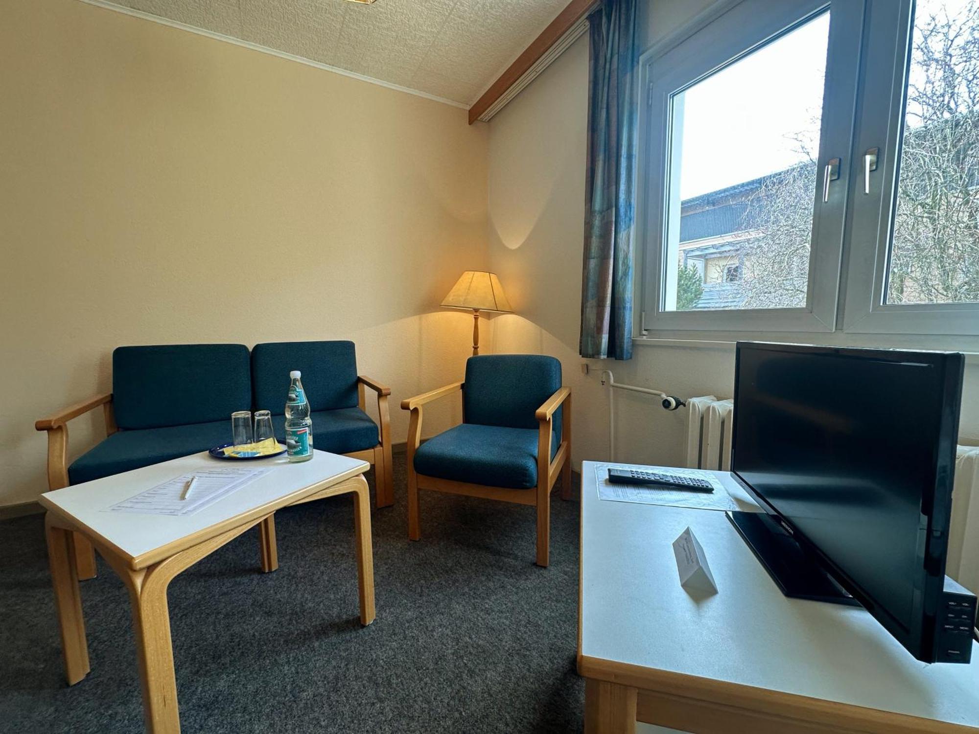 Hotel Am Laerchenberg I Fruehstueck, Wlan, Parkplatz Schirgiswalde-Kirschau Exteriör bild