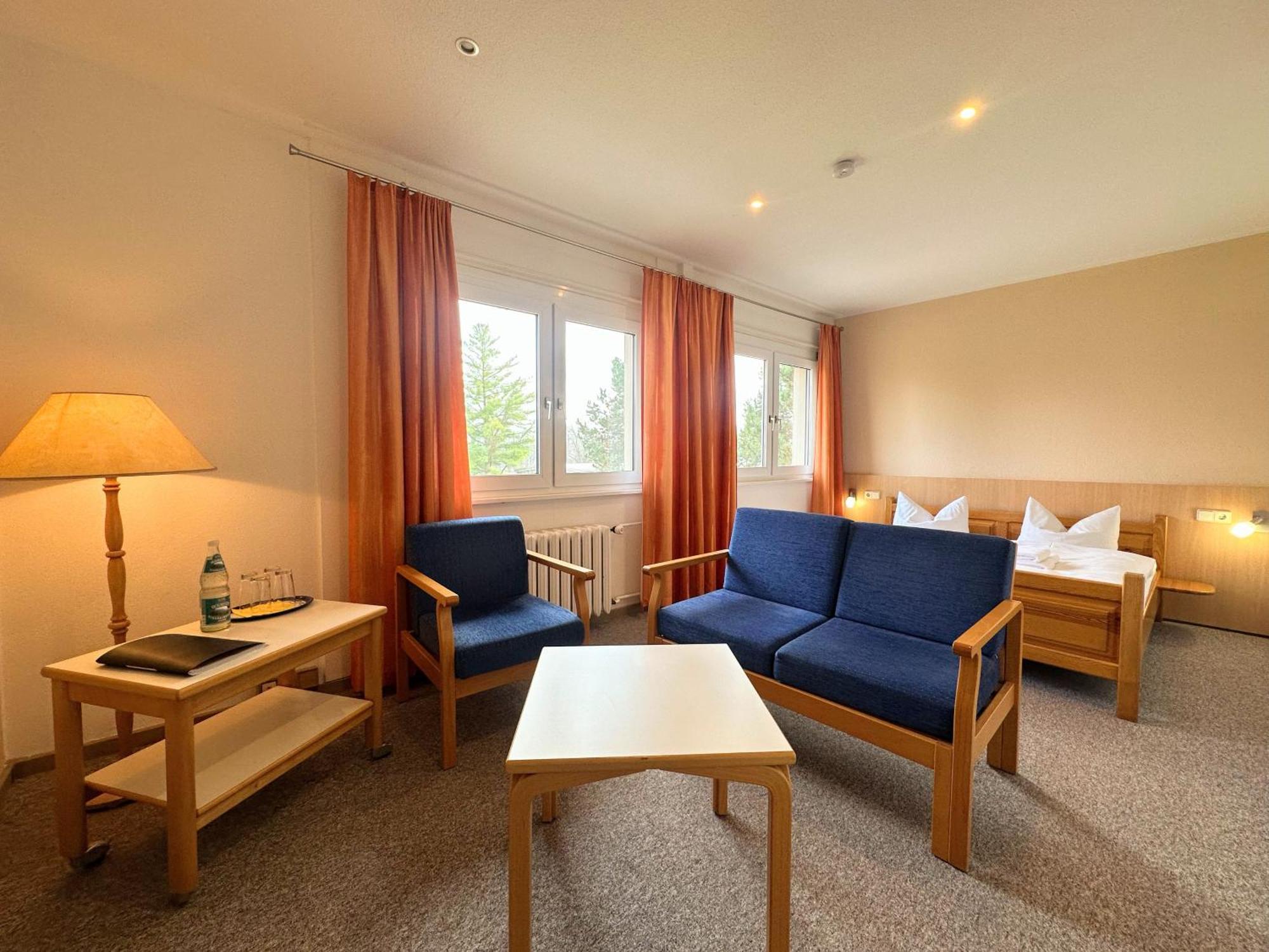 Hotel Am Laerchenberg I Fruehstueck, Wlan, Parkplatz Schirgiswalde-Kirschau Exteriör bild