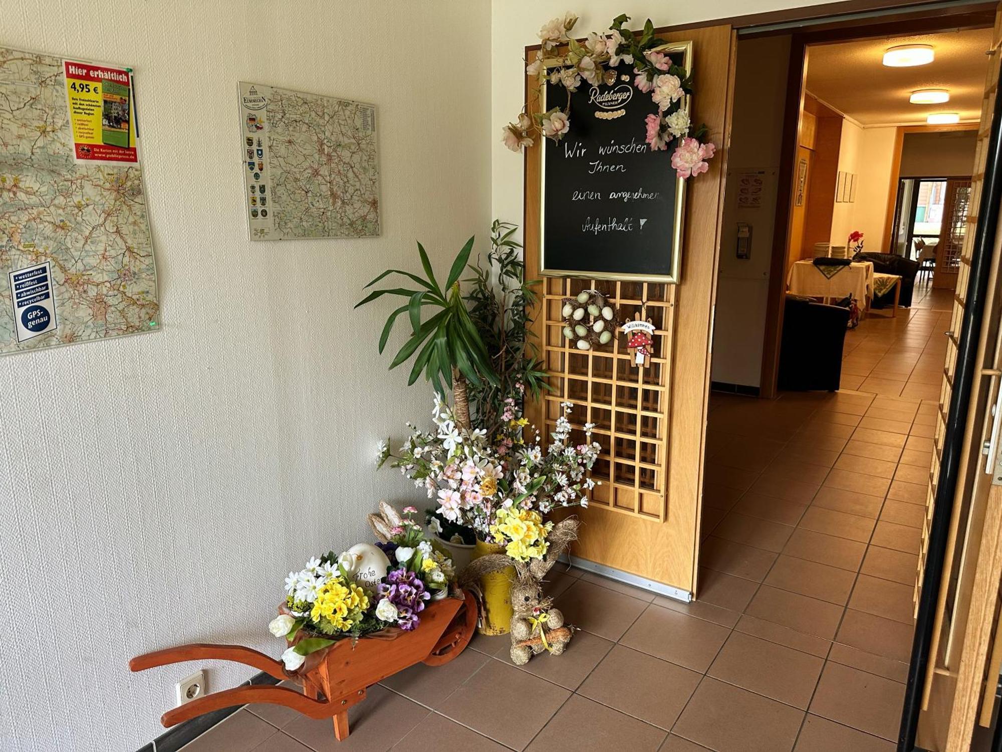 Hotel Am Laerchenberg I Fruehstueck, Wlan, Parkplatz Schirgiswalde-Kirschau Exteriör bild