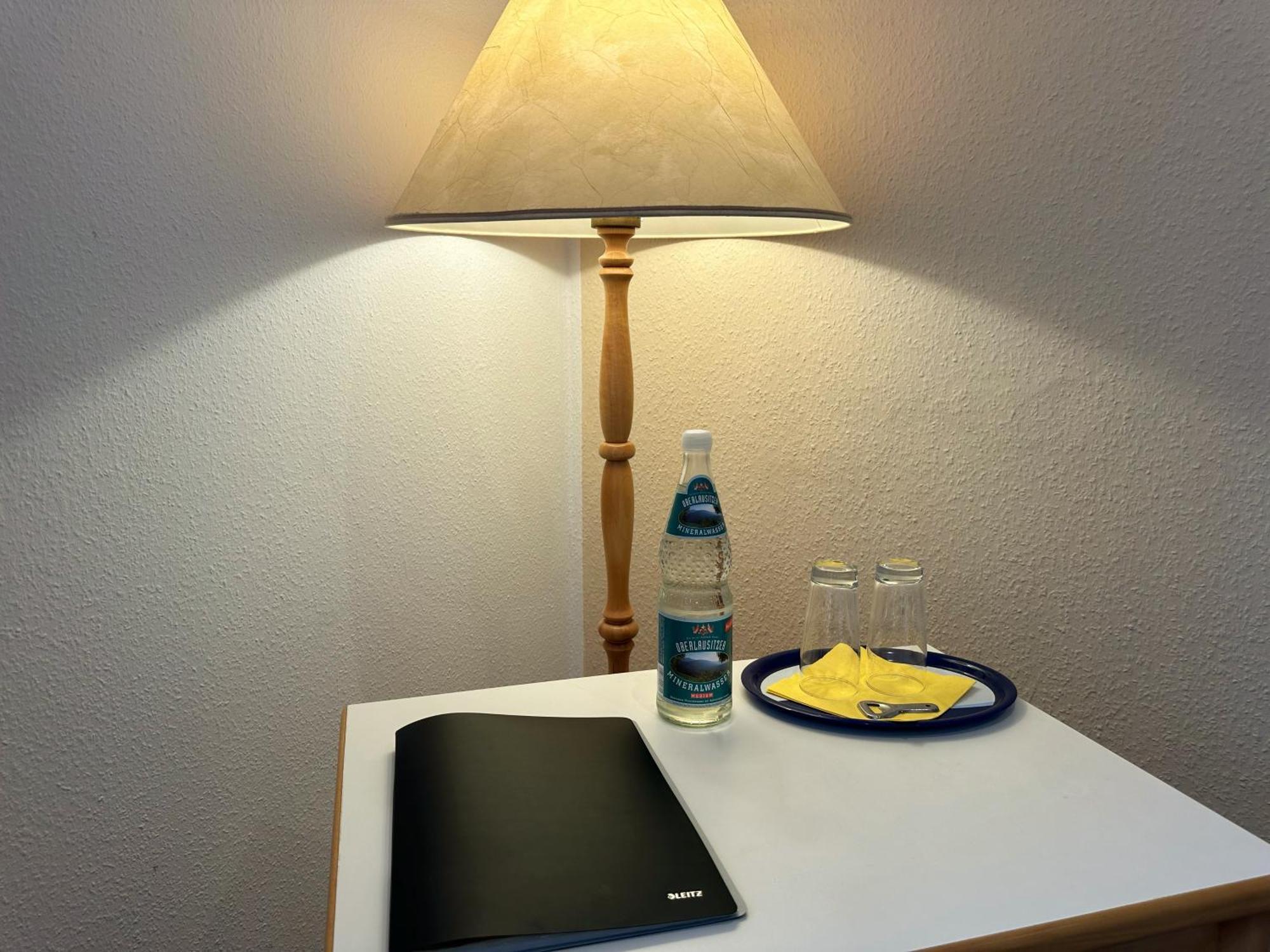 Hotel Am Laerchenberg I Fruehstueck, Wlan, Parkplatz Schirgiswalde-Kirschau Exteriör bild