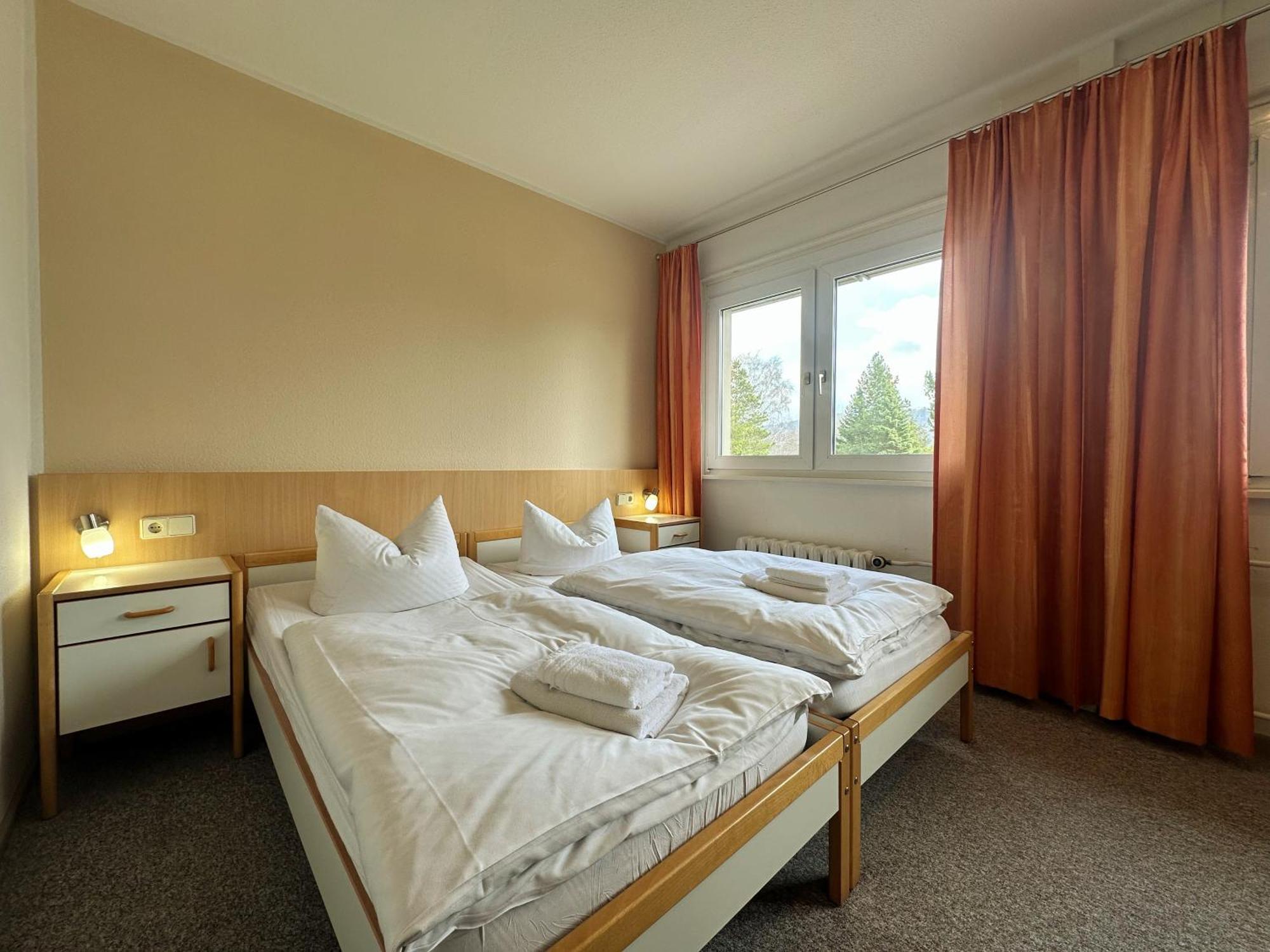 Hotel Am Laerchenberg I Fruehstueck, Wlan, Parkplatz Schirgiswalde-Kirschau Exteriör bild