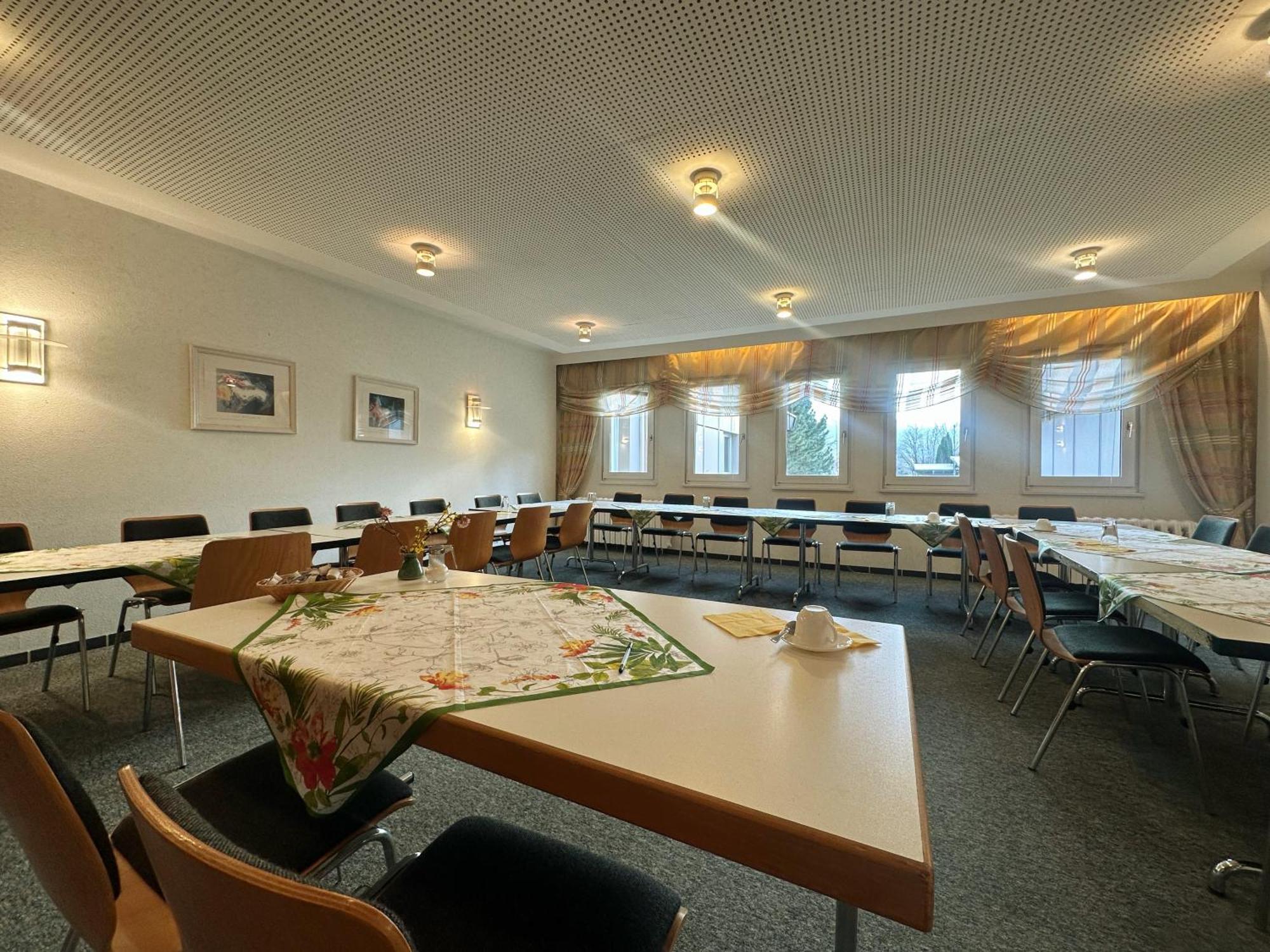 Hotel Am Laerchenberg I Fruehstueck, Wlan, Parkplatz Schirgiswalde-Kirschau Exteriör bild