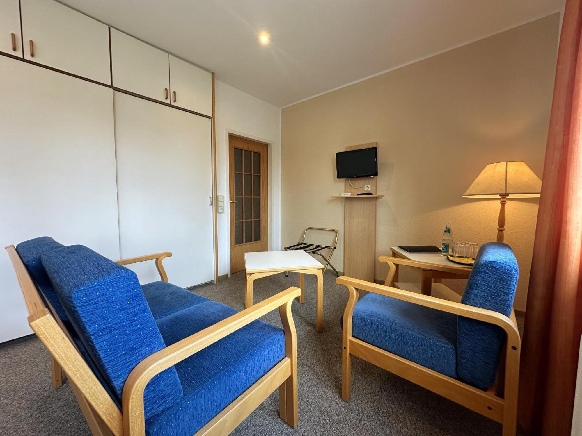 Hotel Am Laerchenberg I Fruehstueck, Wlan, Parkplatz Schirgiswalde-Kirschau Exteriör bild