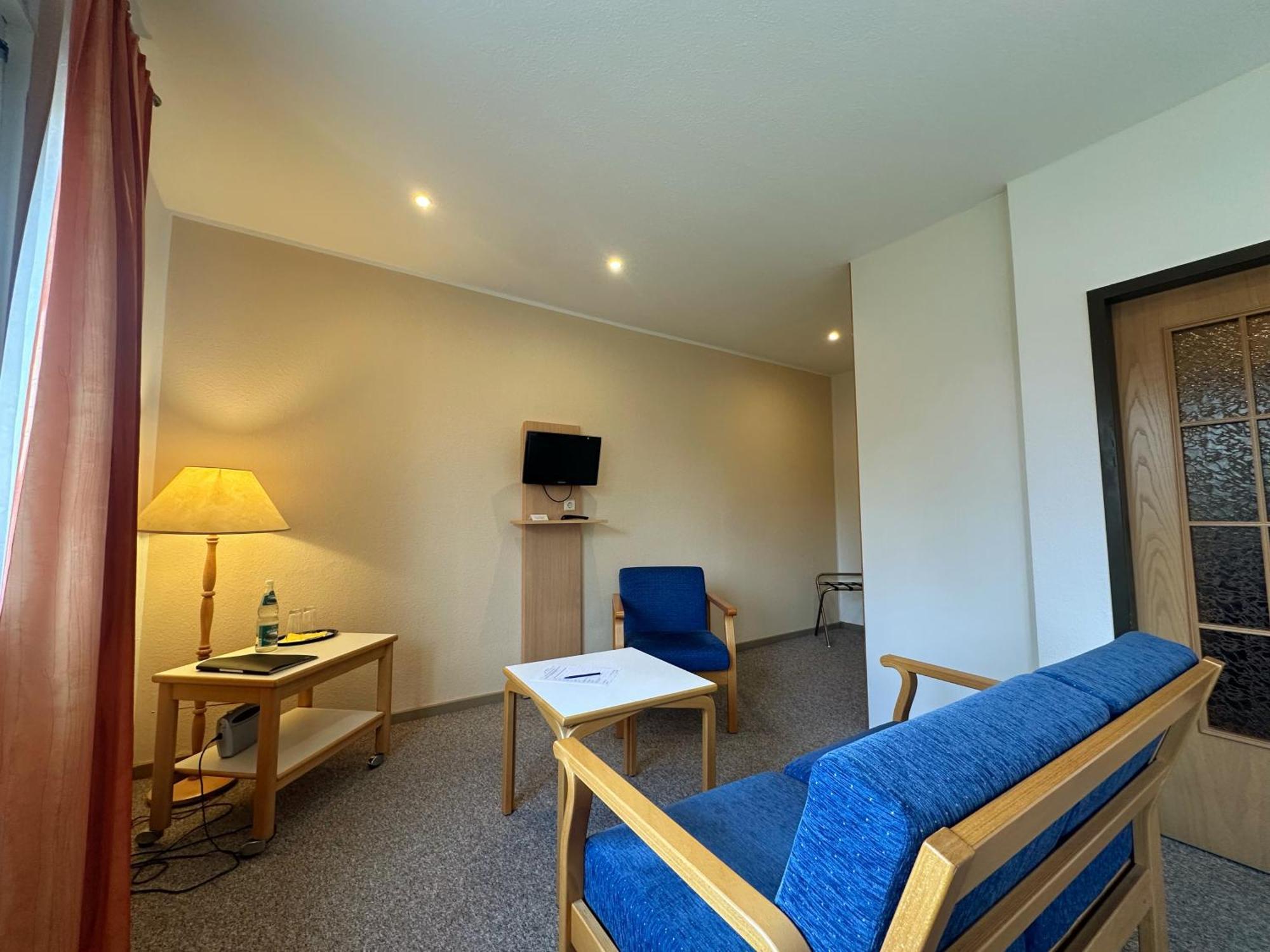Hotel Am Laerchenberg I Fruehstueck, Wlan, Parkplatz Schirgiswalde-Kirschau Exteriör bild