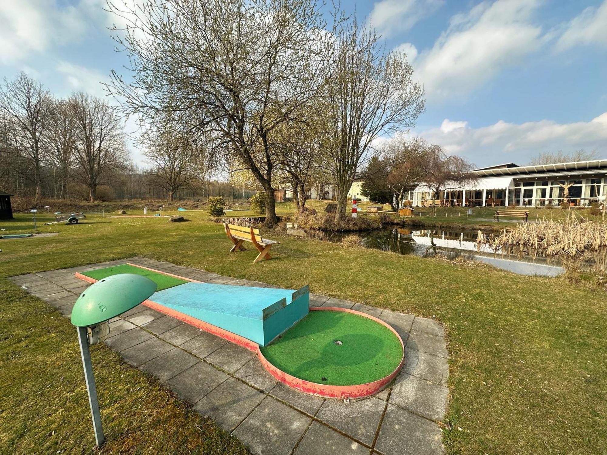 Hotel Am Laerchenberg I Fruehstueck, Wlan, Parkplatz Schirgiswalde-Kirschau Exteriör bild
